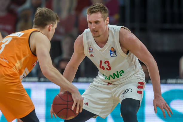 竞争激烈且 竞争激烈且